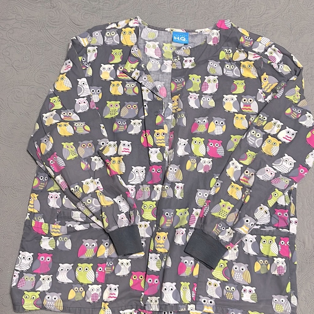 Women’s scrub jacket size large with owl design